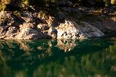 003 Riflessi smeraldo nel lago Fregabolgia